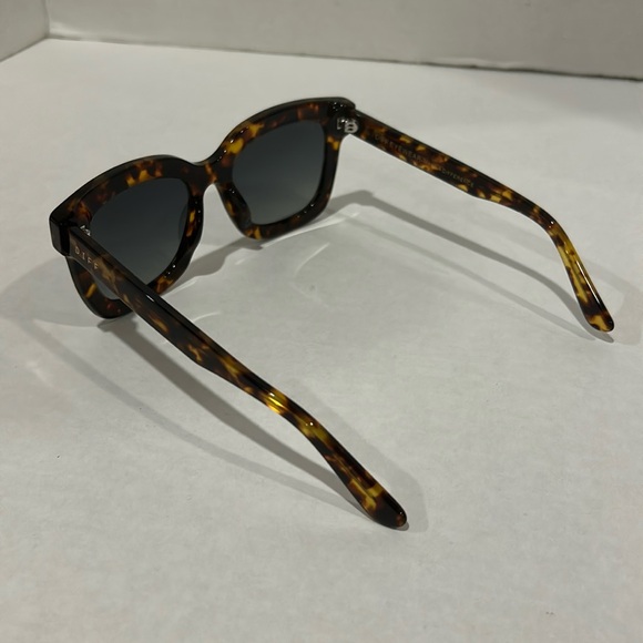 DIFF Carson Designer Square Sunglasses Women UV400 Polarized Protection, 2023 F. - Picture 14 of 16